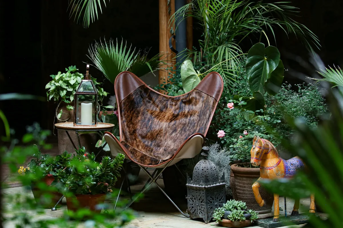 Blue Rhino Africa craft — leather